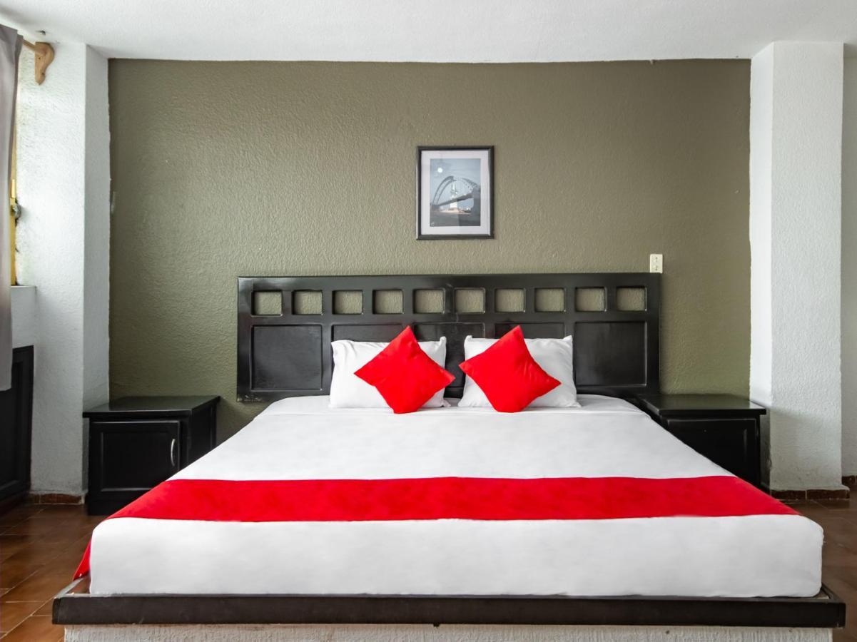 Hotel Halley León Buitenkant foto