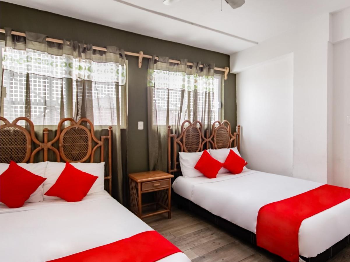 Hotel Halley León Buitenkant foto