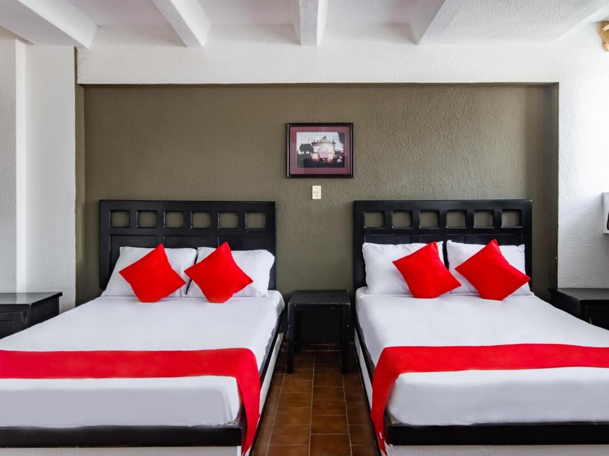 Hotel Halley León Buitenkant foto