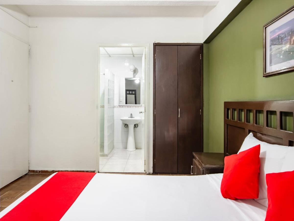 Hotel Halley León Buitenkant foto