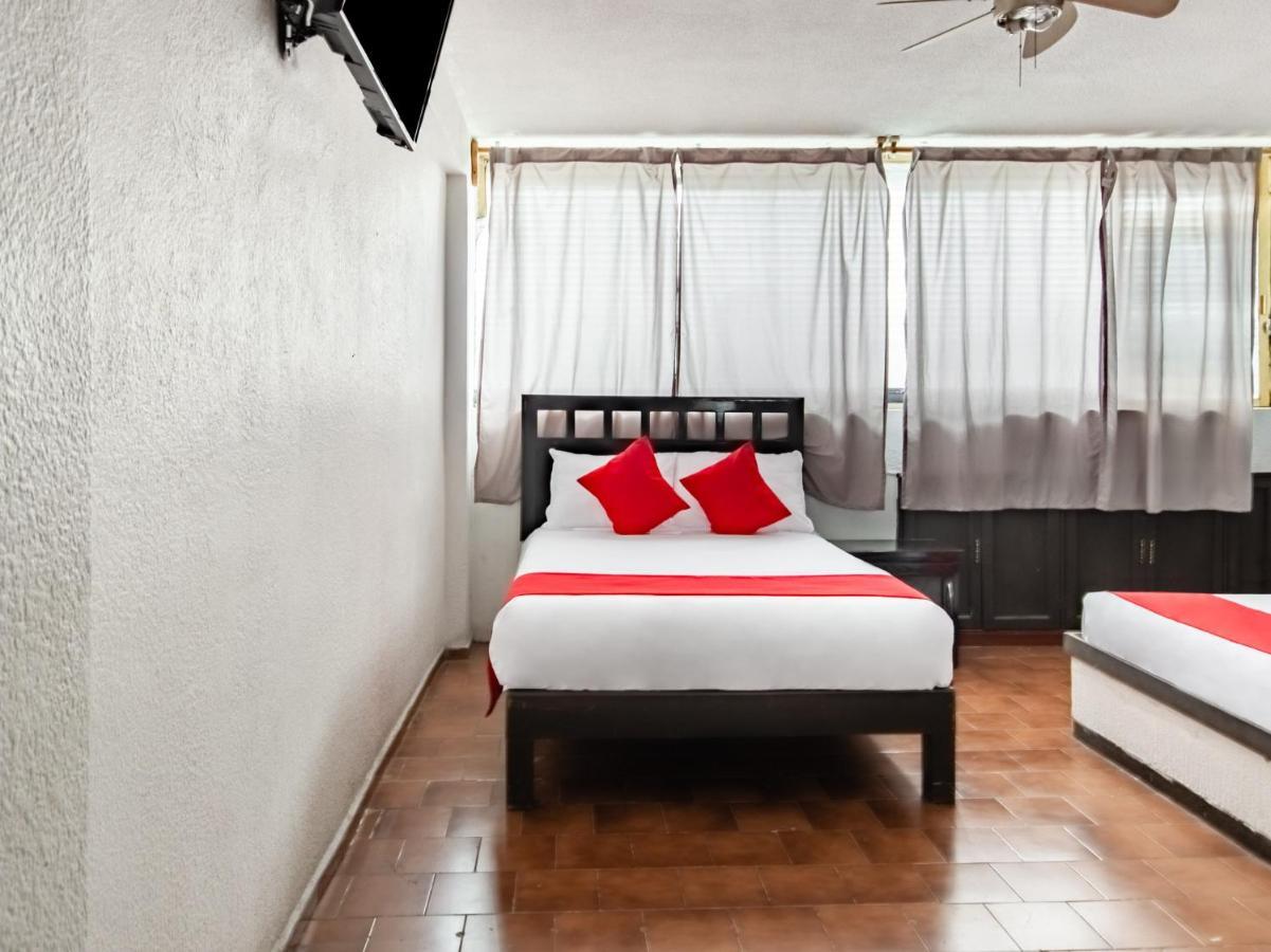 Hotel Halley León Buitenkant foto